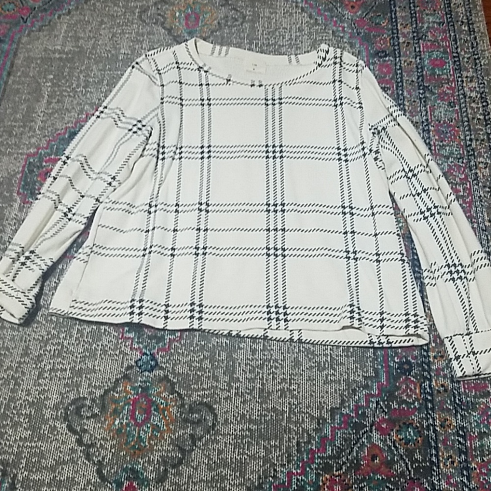 Cream/off-white sweater